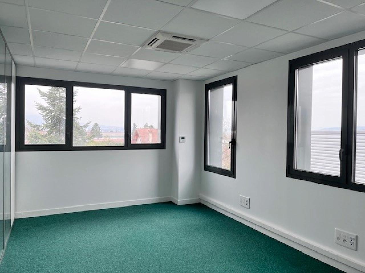 Bureau Pringy 220m² Location bureau Pringy Haute-Savoie OLBUR2531950 2